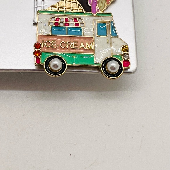 NWT BaubleBar Sugarfix Earrings Whipped Cream Whip Sundae Funday - Picture 4 of 5